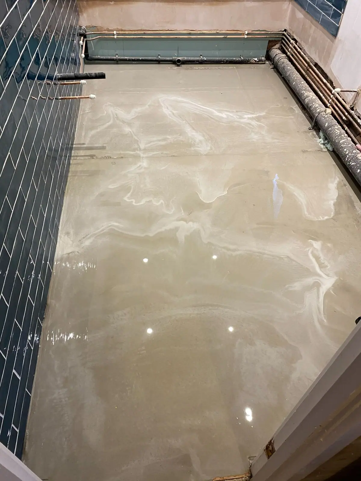 New floor screed laid